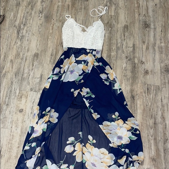 Dress - Picture 1 of 7